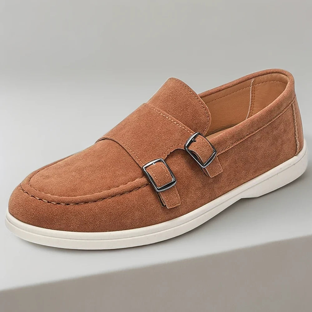 Mocassin à pampille homme porté en tenue casual urbaine