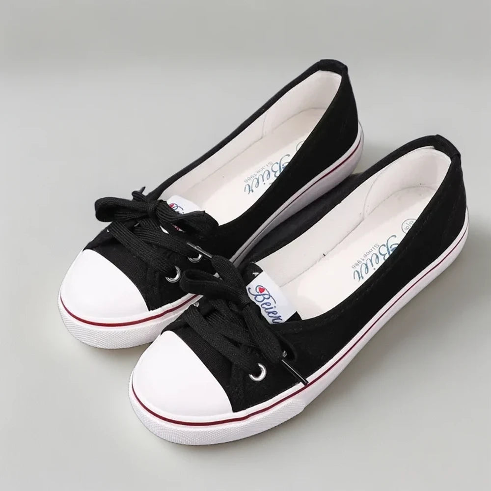 Gros plan sur le confort du mocassin penny avec sa matière souple et flexible