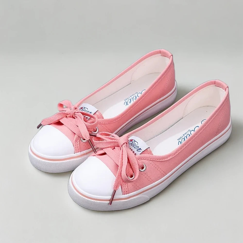 Mocassin penny noir élégant, chaussure femme pratique sans complications