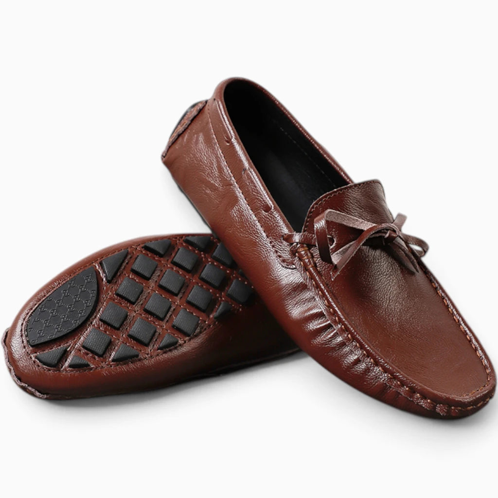 Mocassin penny loafer homme blanc versatile pour look casual weekend