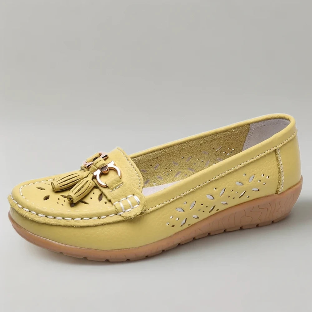 Détail du confort et maintien stable du mocassin pied large cuir