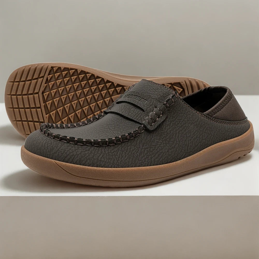 Mocassin pieds larges femme beige clair porté avec look casual confortable