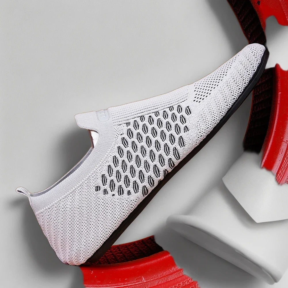 Chaussure mocassin légère gris clair, semelle antidérapante fine
