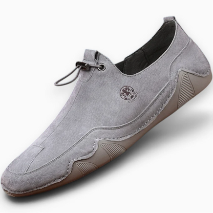 Mocassin plat enfilé facilement le matin sans lacet