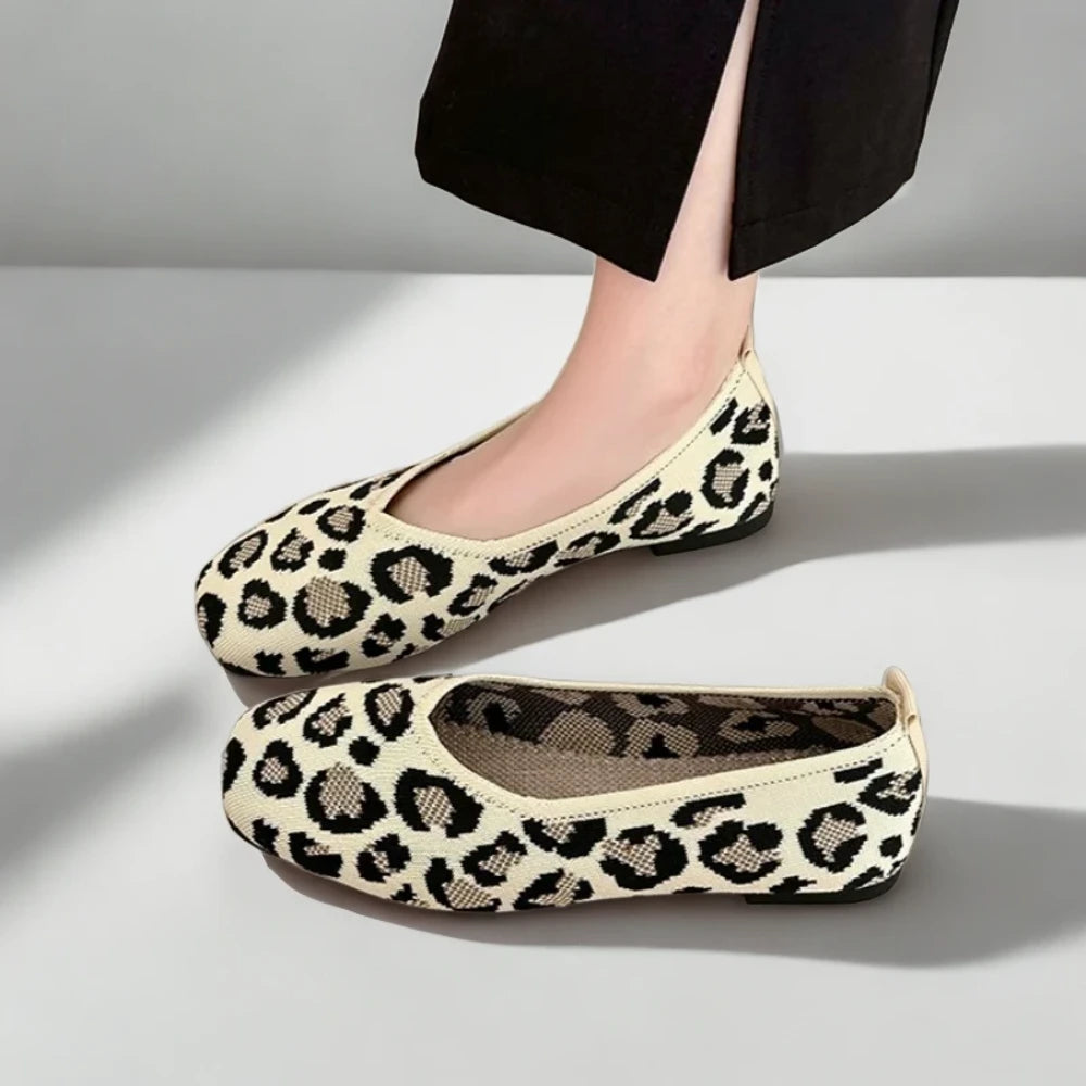 Mocassin plate femme matière extensible adaptée aux pieds larges
