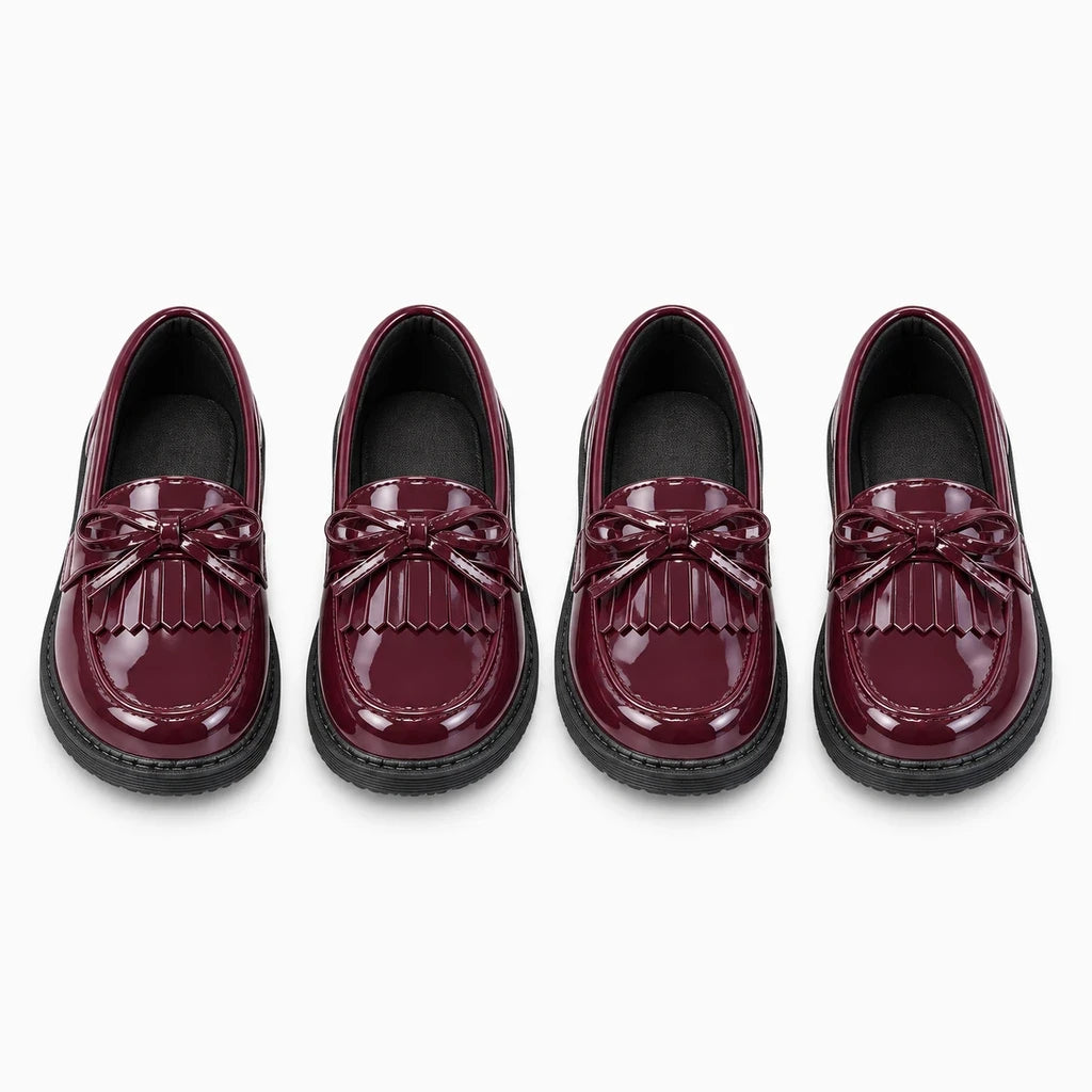Mocassin fille vue de dessus montrant la forme arrondie épousant le pied