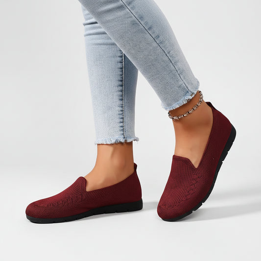Mocassin rose en tricot souple pour femme, vue de profil