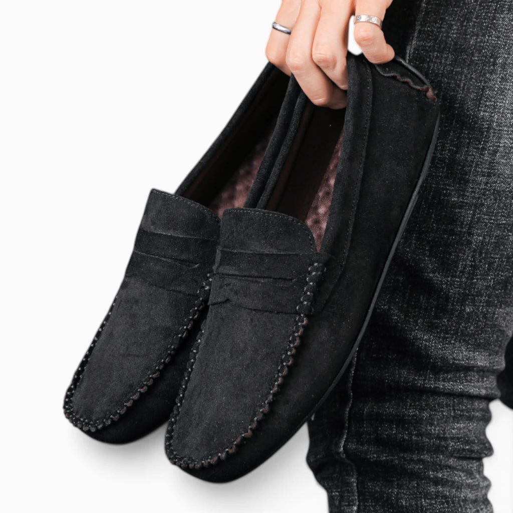 Mocassin rouge homme en daim avec design épuré sans lacets