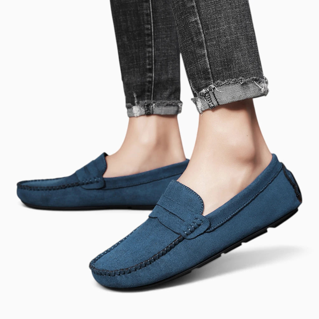 Vue intérieure du mocassin rouge homme révélant le confort doublure