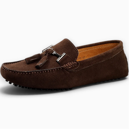 Détail de la semelle plate du sabot mocassin garantissant stabilité quotidienne
