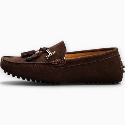 Sabot mocassin porté au bureau, allure élégante et confortable