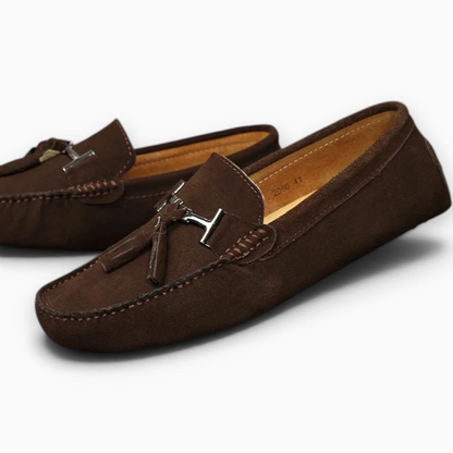 Sabot mocassin touche de couleur discrète pour tenue d'été décontractée