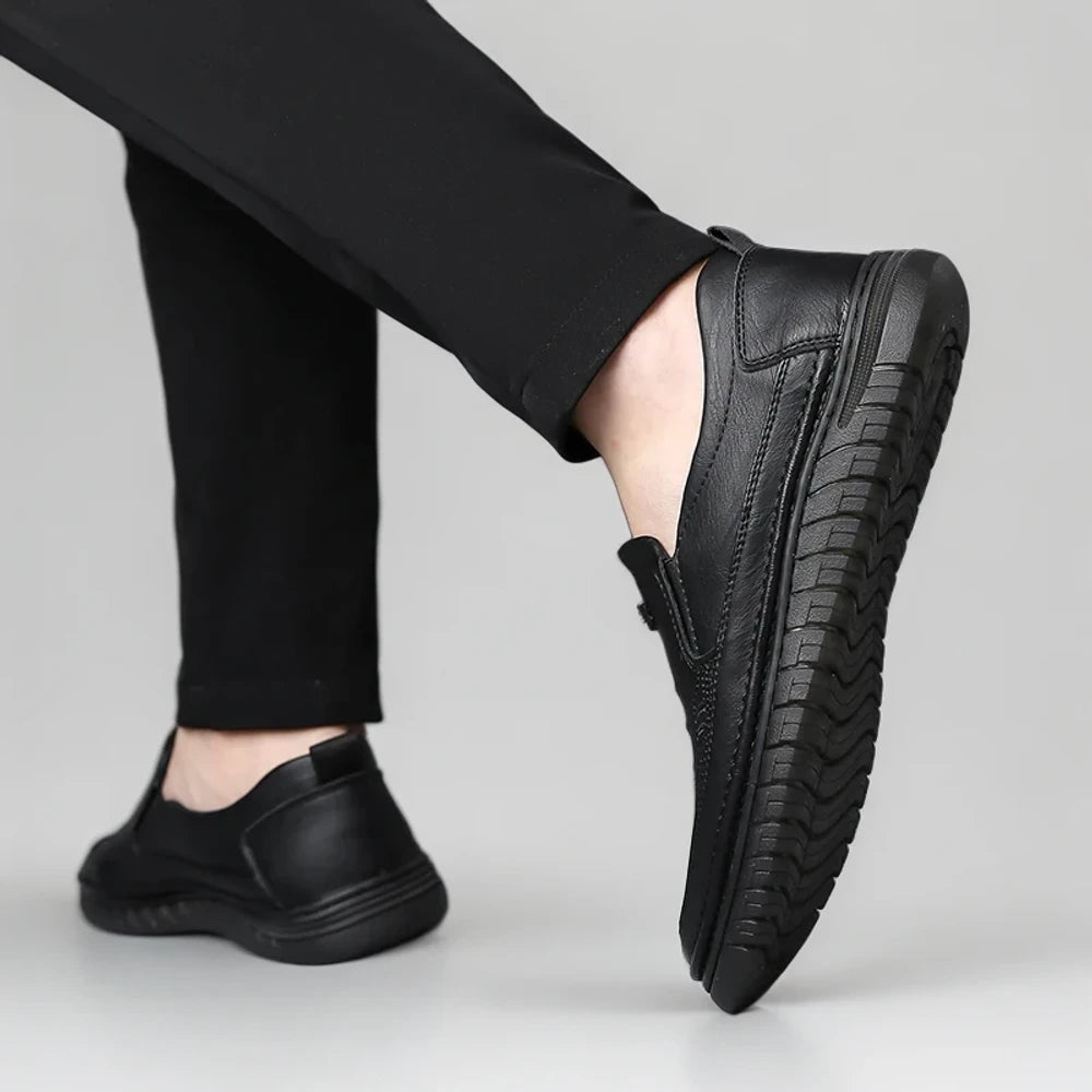 Mocassin semelle crantée homme noir élégant pour bureau et occasions formelles