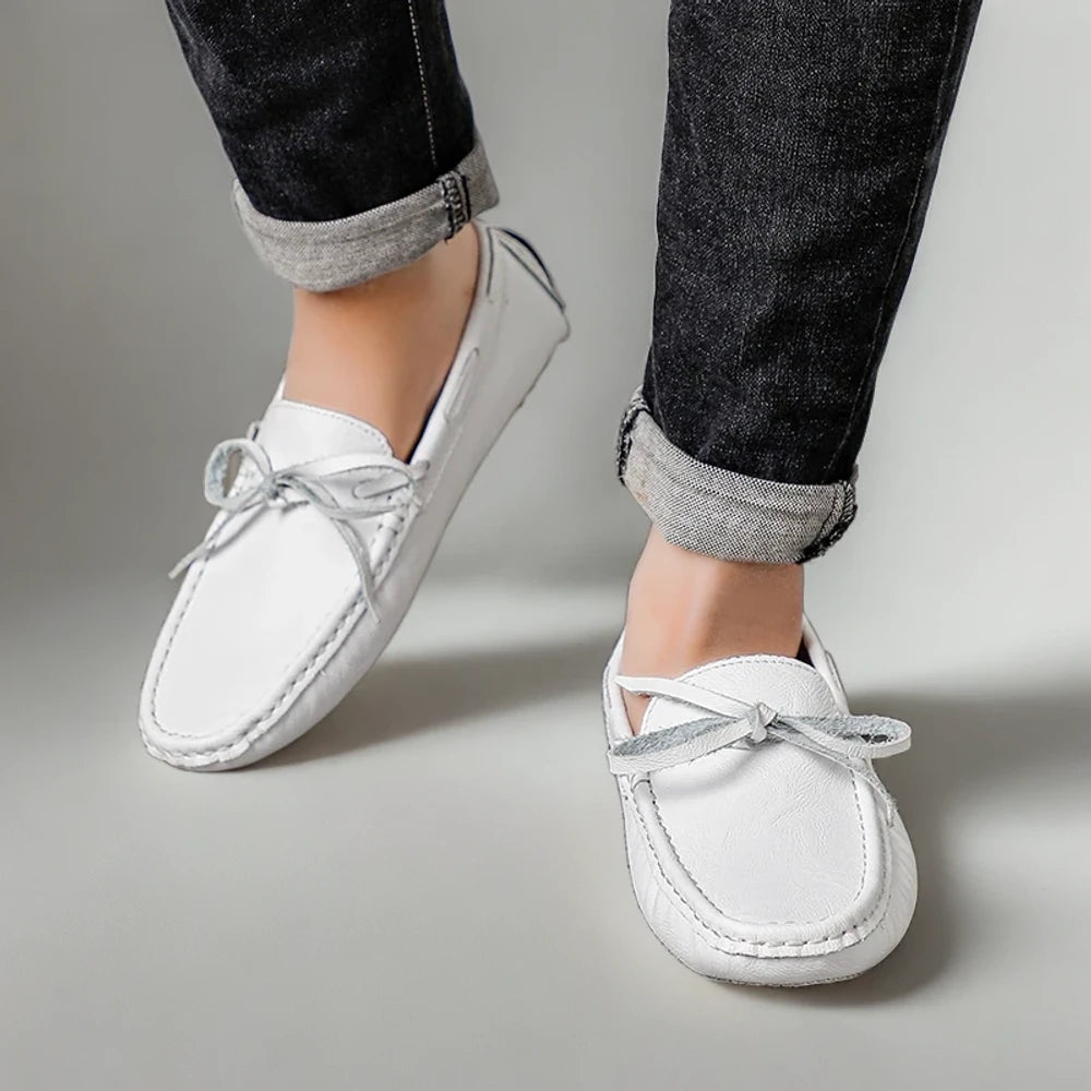 Vue de dessus du mocassin cuir avec semelle gomme souple
