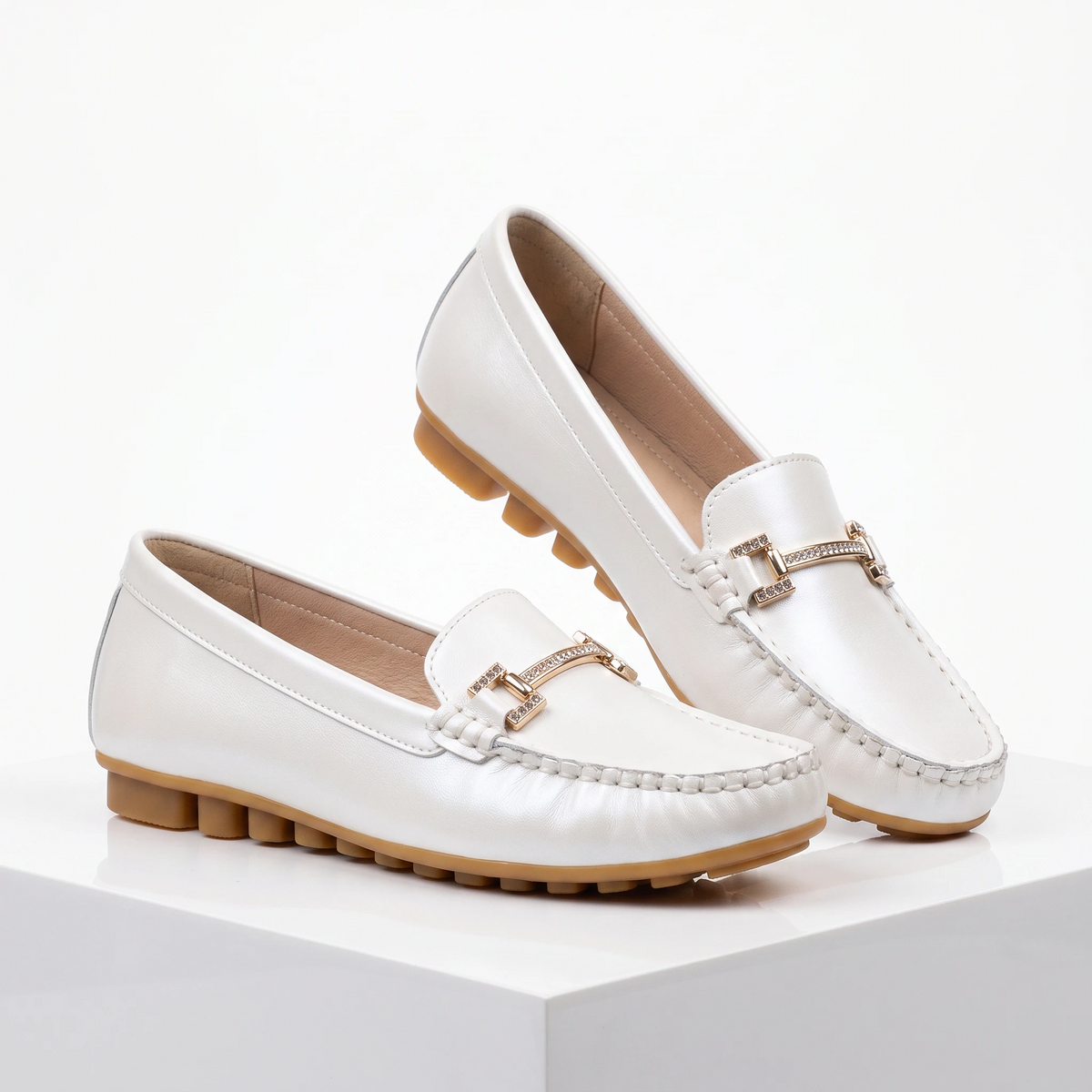Mocassin slingback femme en teinte douce, confortable pour le bureau et sorties en ville