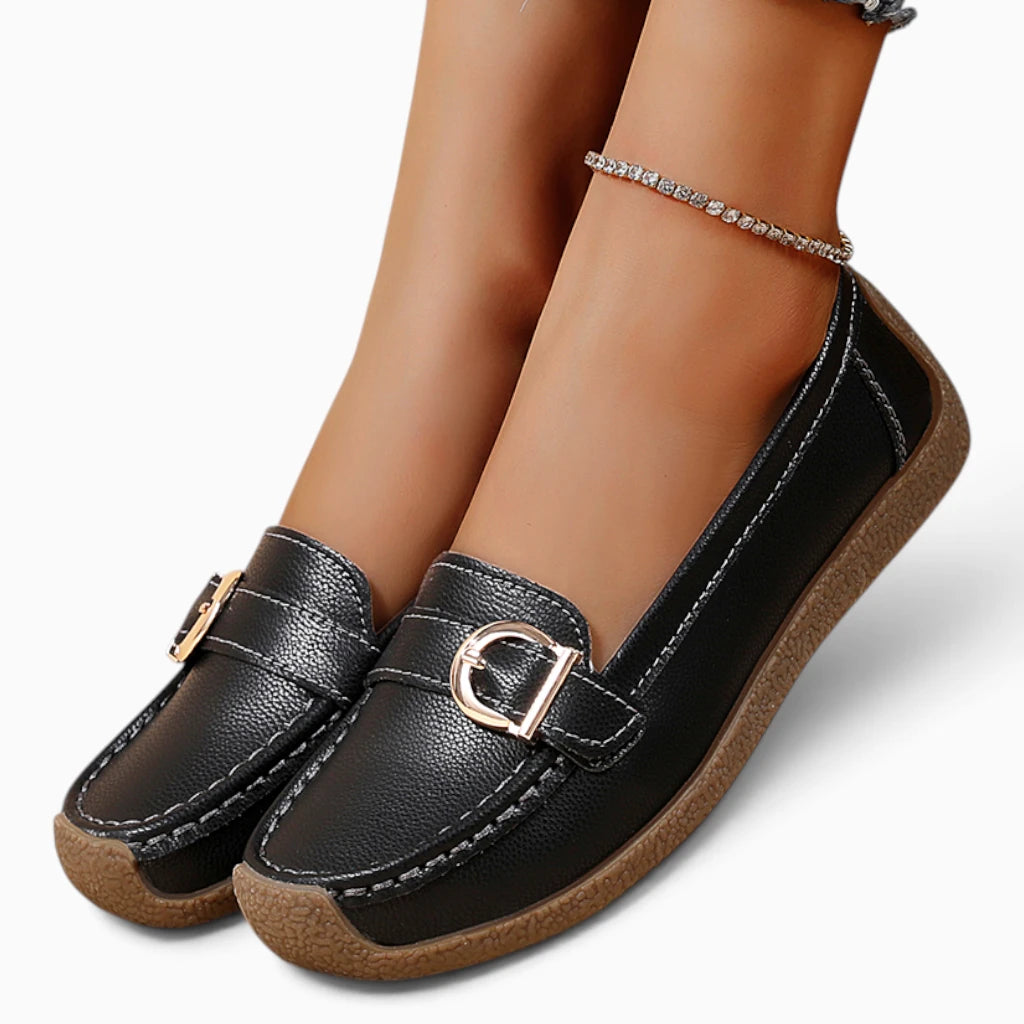 Chaussure mocassin slingback bleue épousant parfaitement la forme du pied