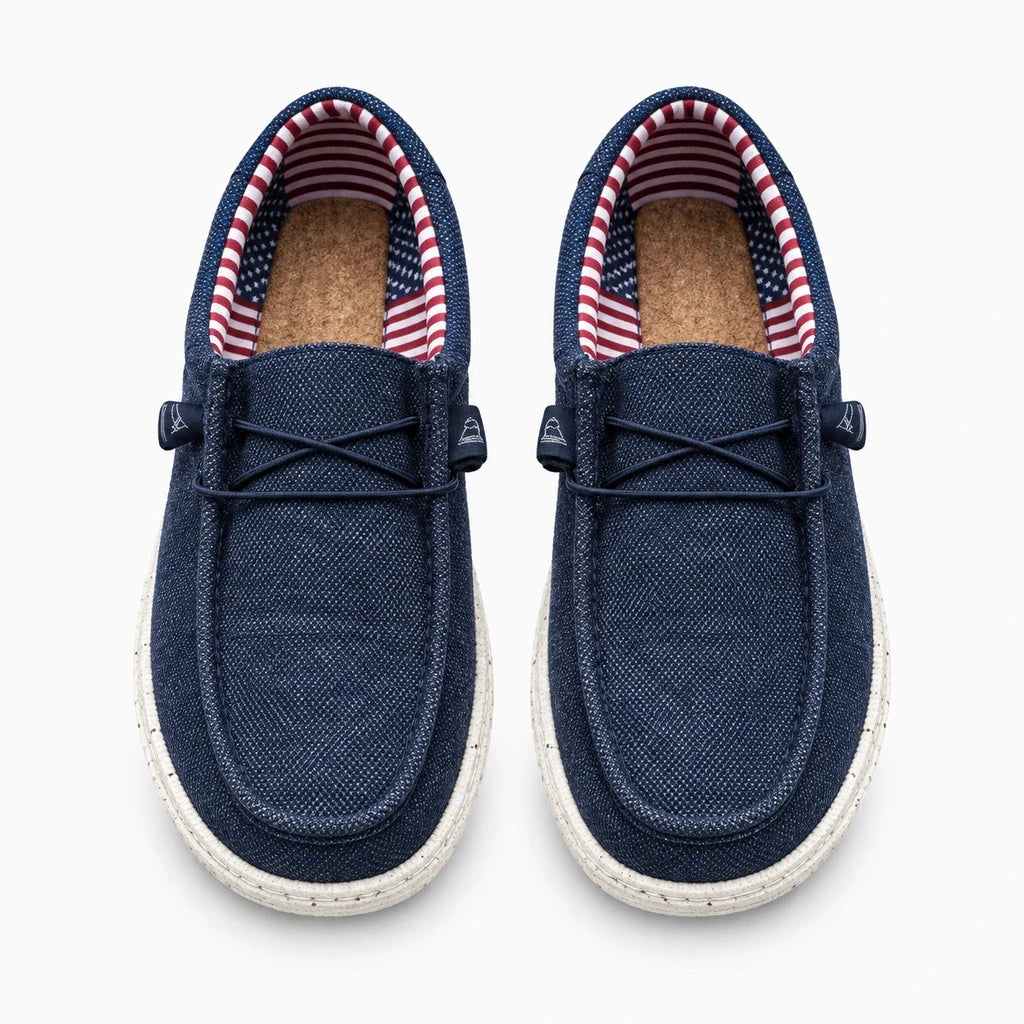 Sneaker mocassin porté en ville sur jean, silhouette en pied