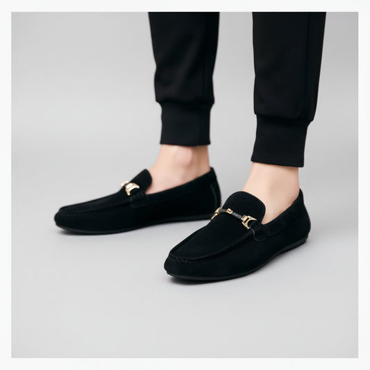 Mocassin sport bleu marine en daim, vue de profil avec semelle souple