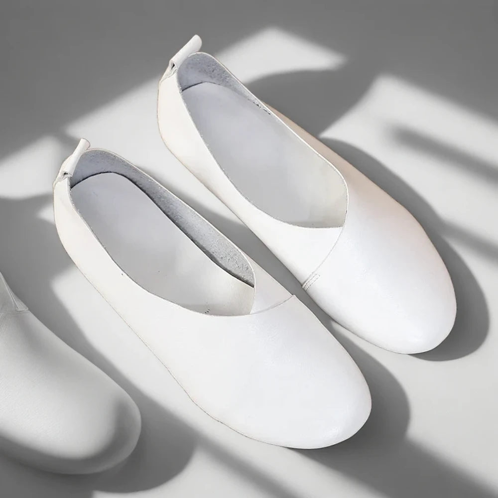 Détail de la semelle flexible du mocassin femme sport, adaptée aux mouvements naturels