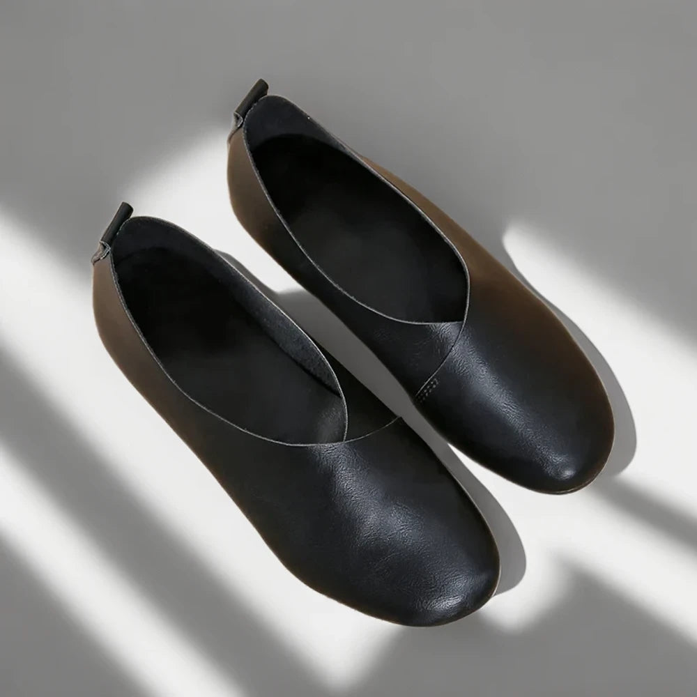 Mocassin sport femme noir en cuir, version élégante pour style polyvalent