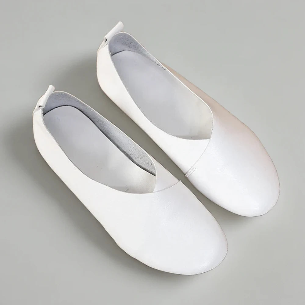 Mocassin femme sport de face, design épuré avec construction souple et mainteuse
