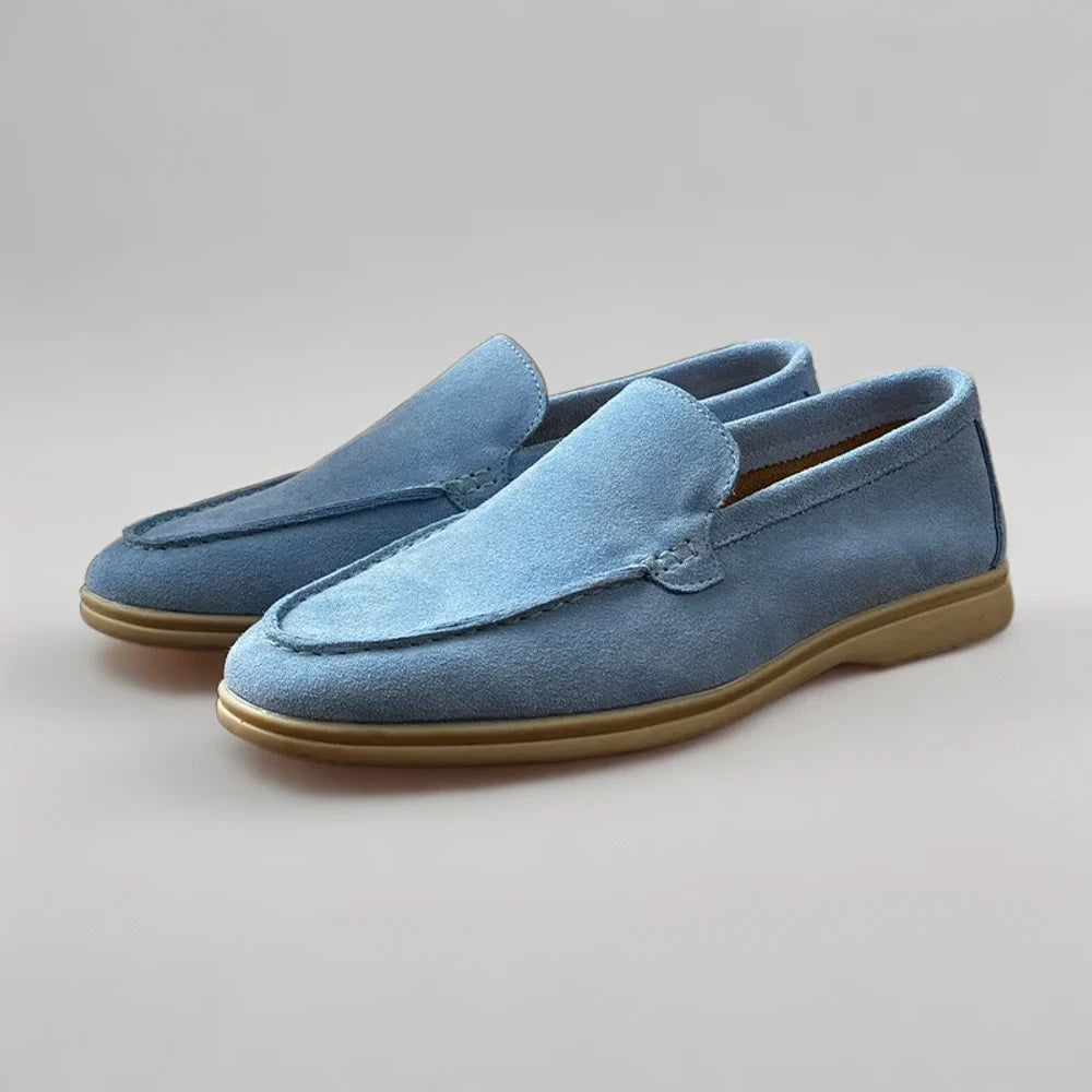 Intérieur confortable d'un mocassin homme en suède véritable