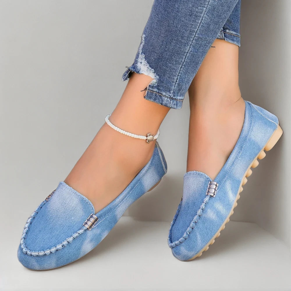 Mocassins tressés femme kaki portés au quotidien pour un style décontracté