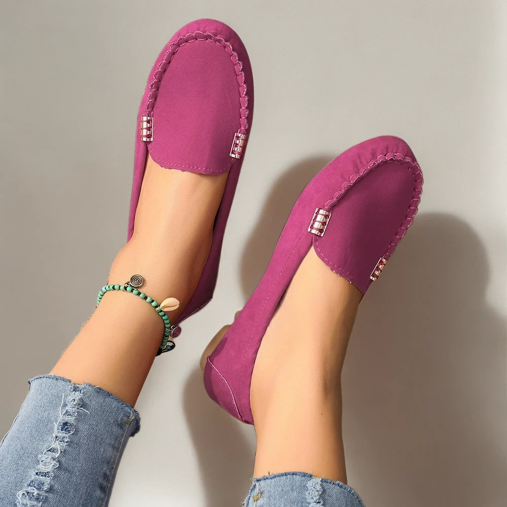 Paire de mocassins tressés femme disponibles en plusieurs coloris intemporels