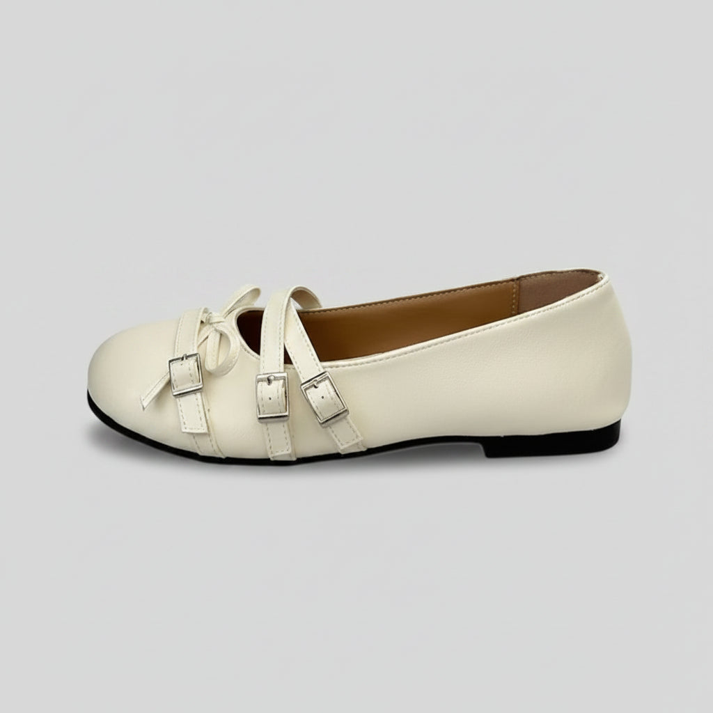 Mocassin vache noir pour femme avec bout rond et design épuré