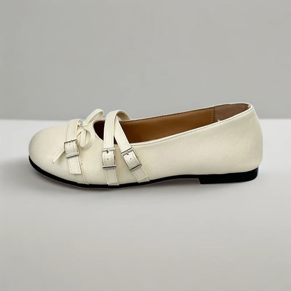 Mocassins vache beige en cuir souple vue de profil