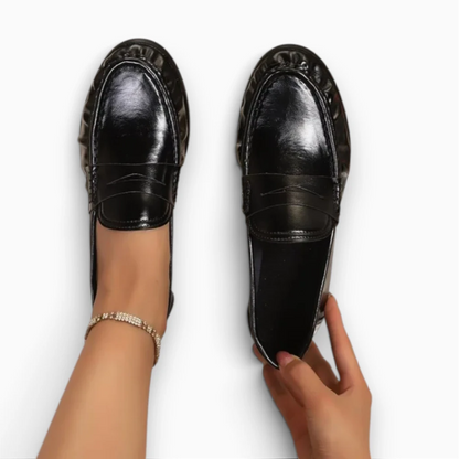 Mocassins femme velours détail de la semelle, confort toute la journée
