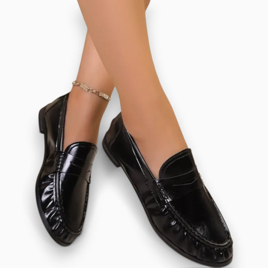 Mocassin femme velour en faux daim, accessoire discret pour tenue urbaine