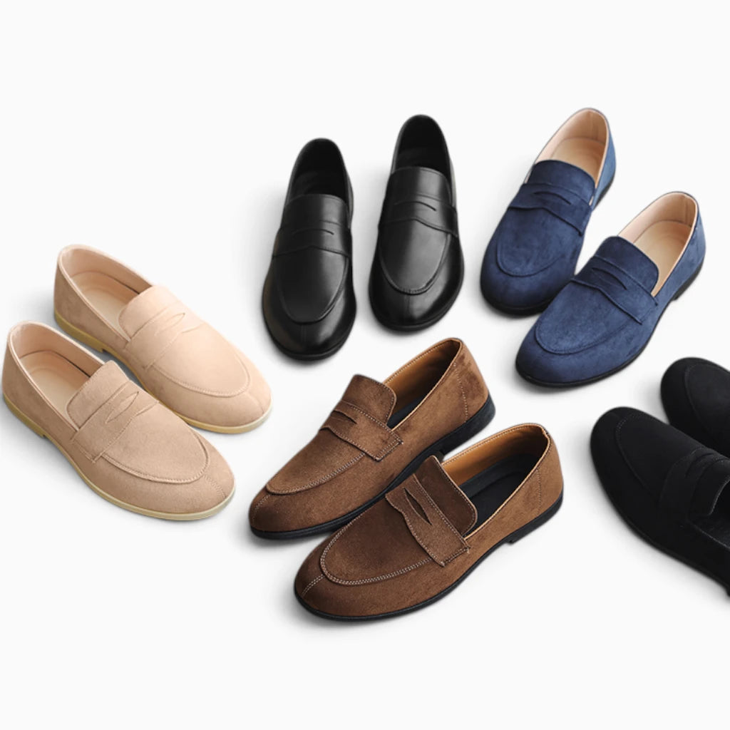 Mocassin beige homme porté en tenue affaires, élégance intemporelle et confort