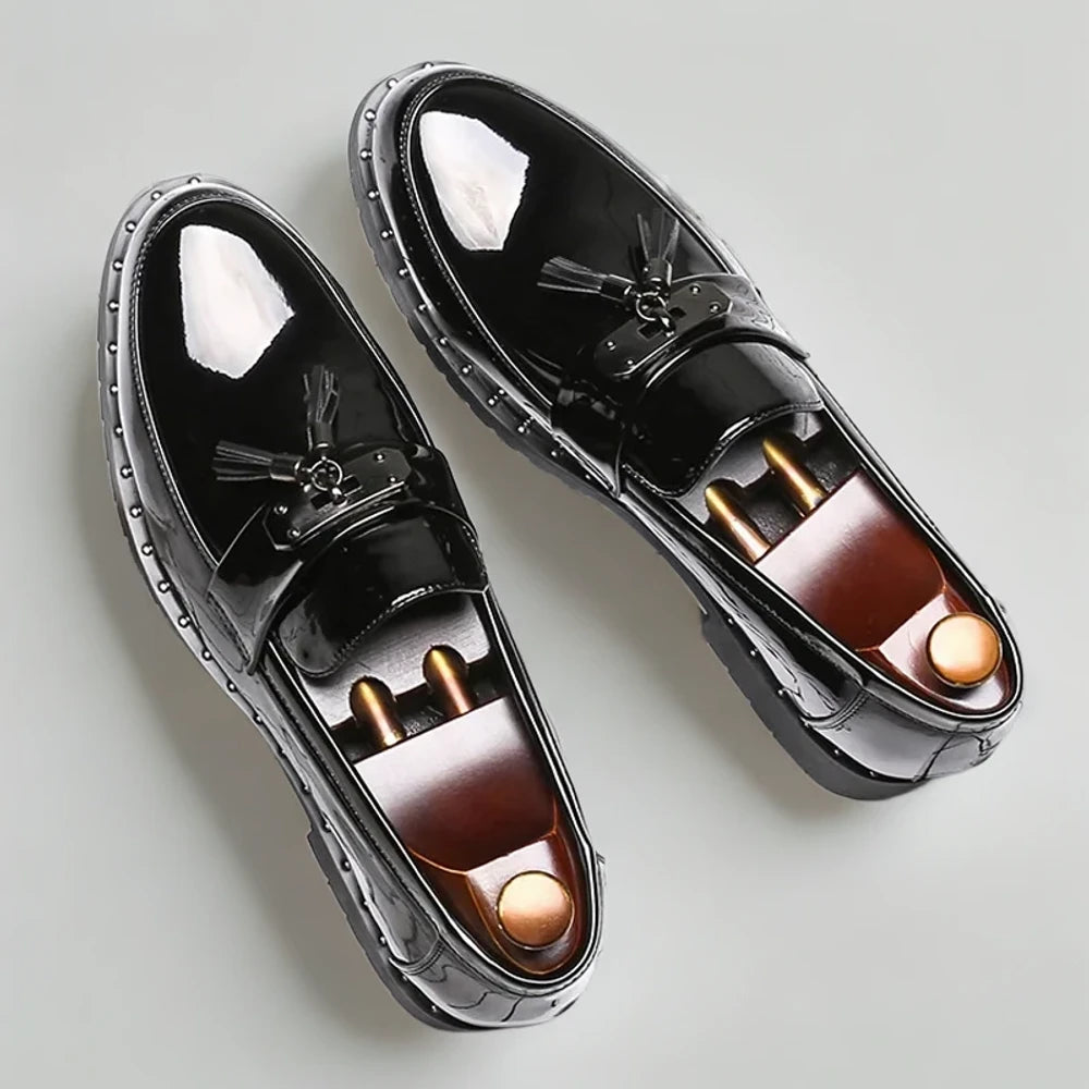 Mocassins vernis noirs élégants pour mariage et soirée habillée