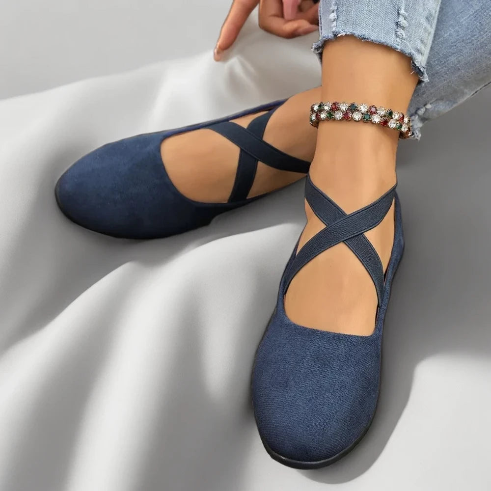 Mocassin femme vernis noir, silhouette complète pour tenue bureau ou soirée