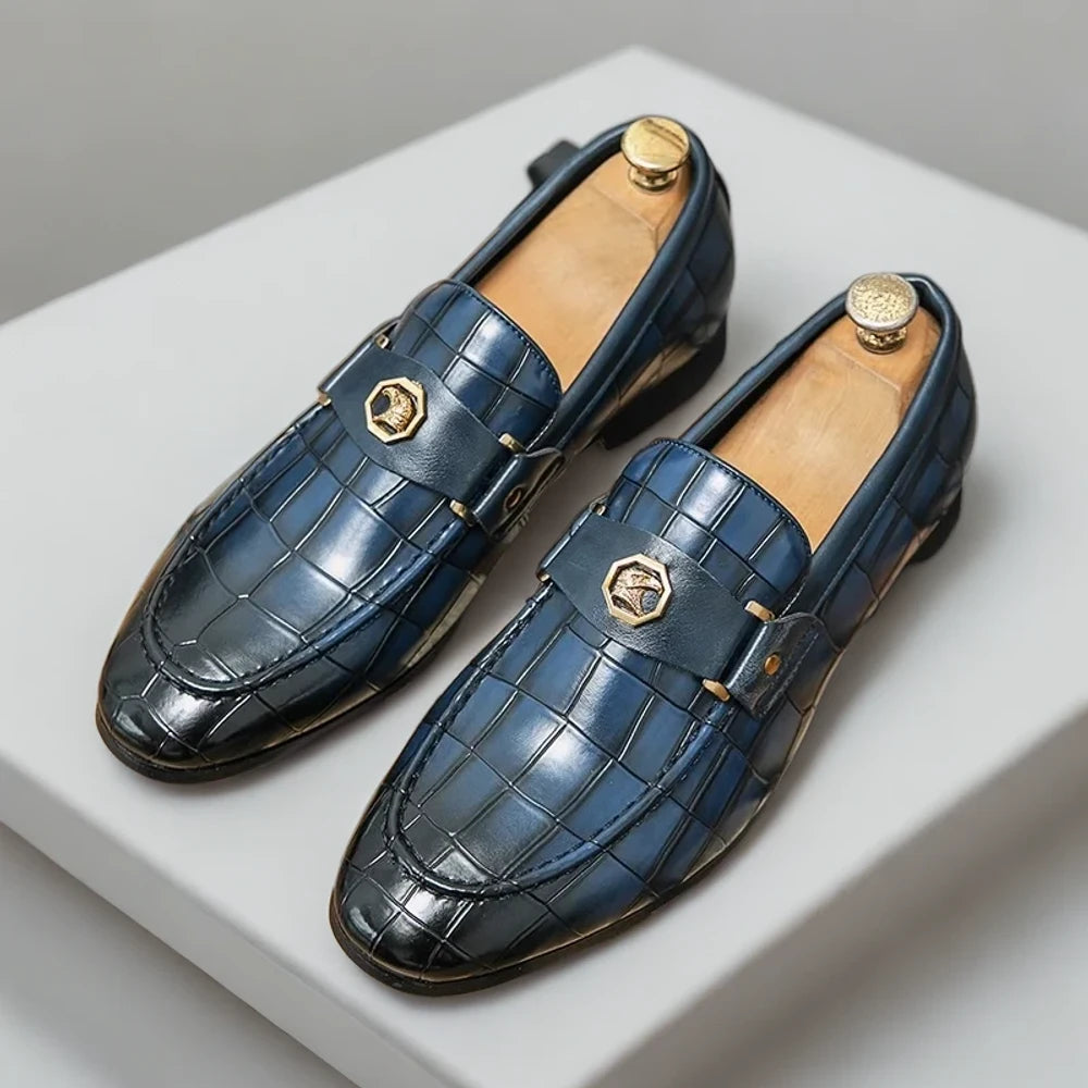 Mocassins vernies noires collection complète présentée de face