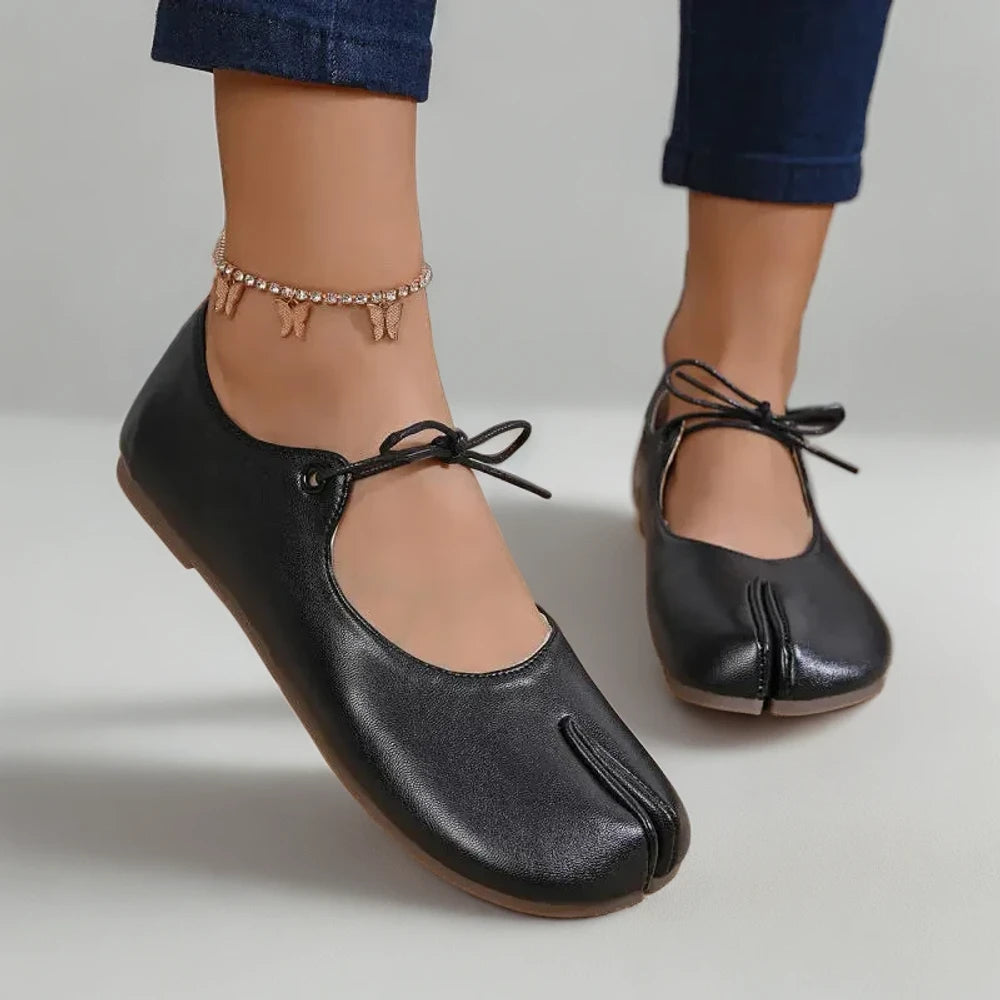Mocassin picot femme avec laçage souple et design féminin discret