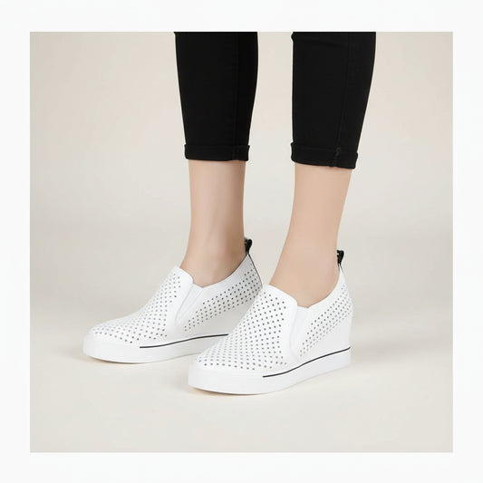 Mocassins ajourés femme blanc avec découpe aérée et semelle plateforme