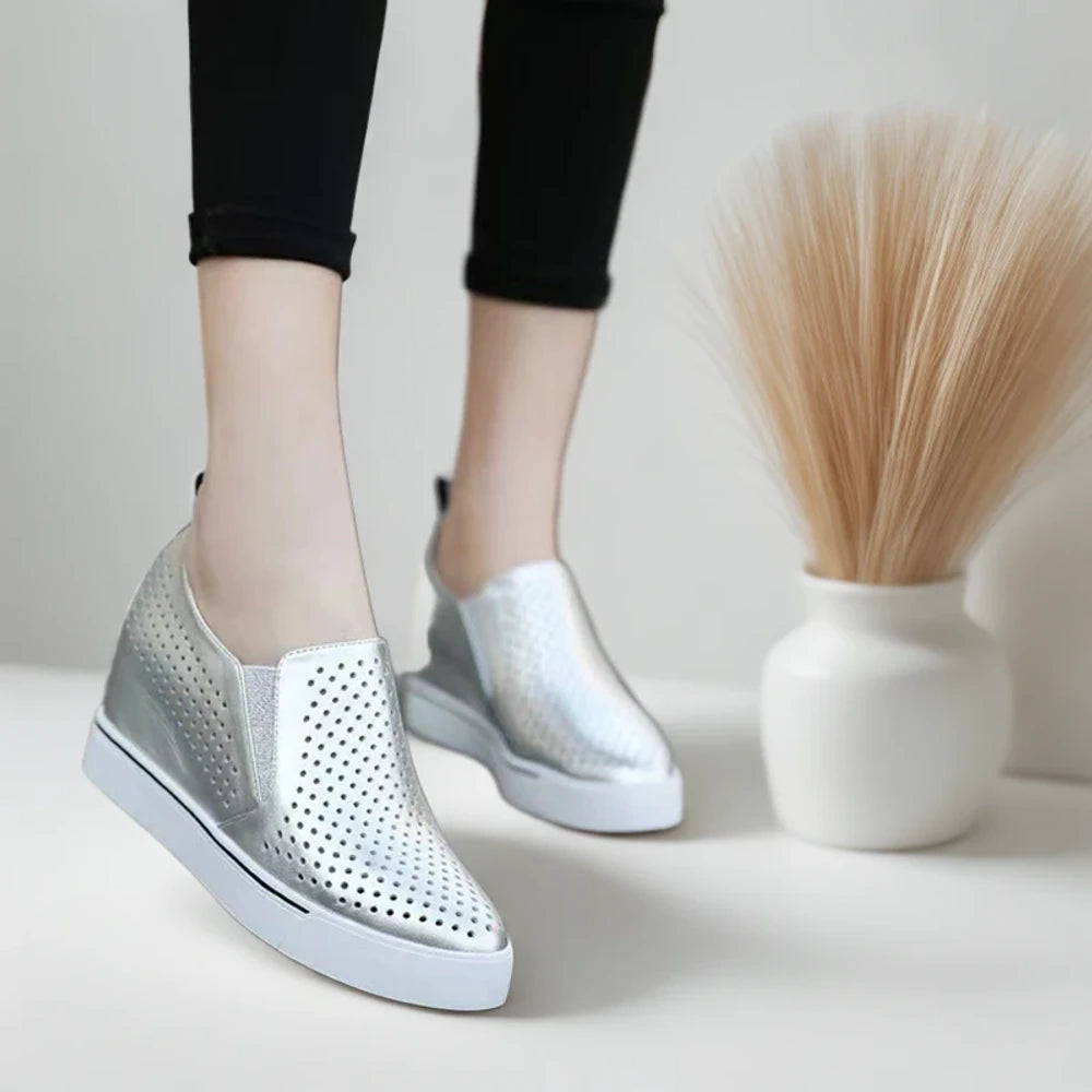 Mocassins ajourés femme noir fermés sur pieds, coupe élégante et souple