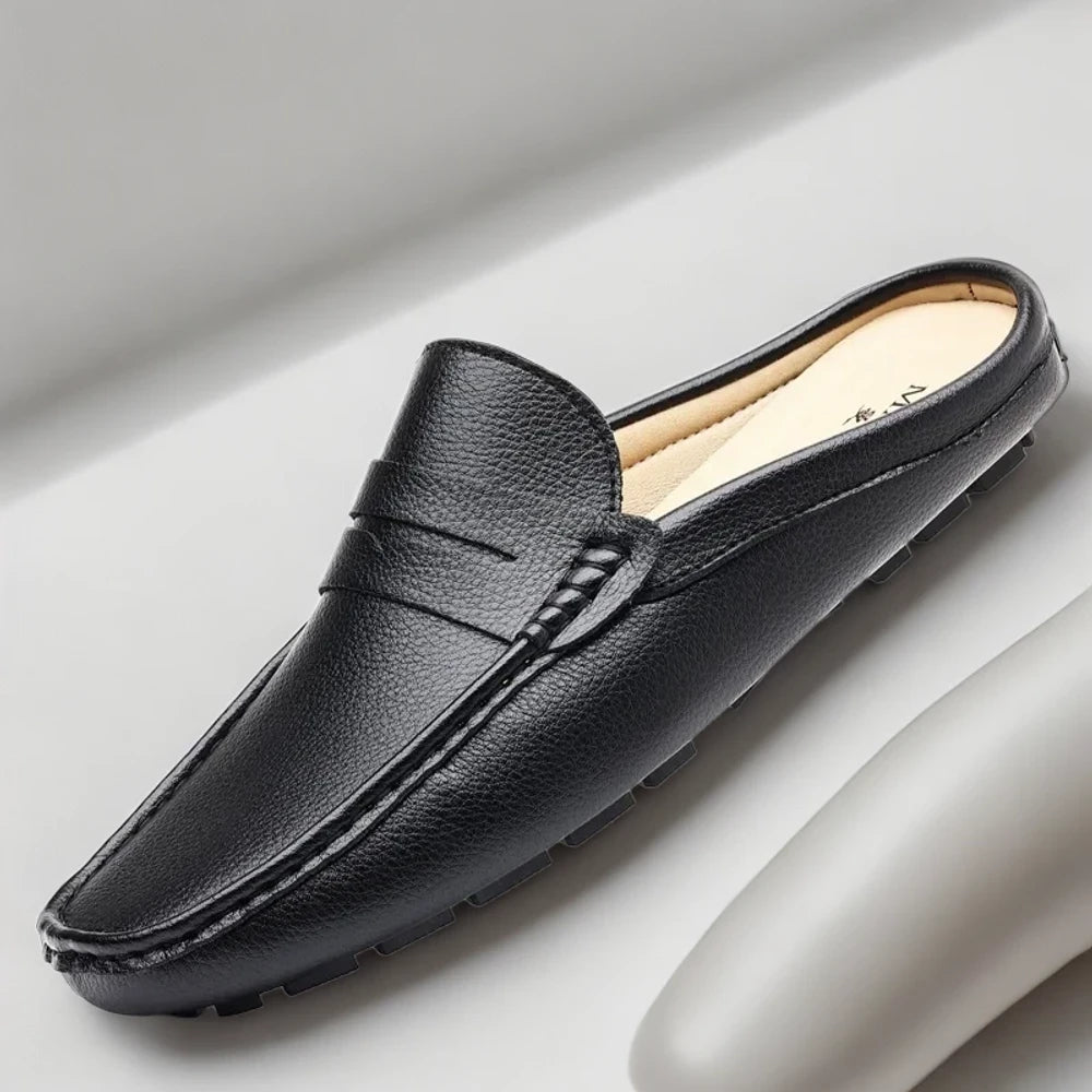Détail de la couture raffinée sur mocassins bicolores contrastés
