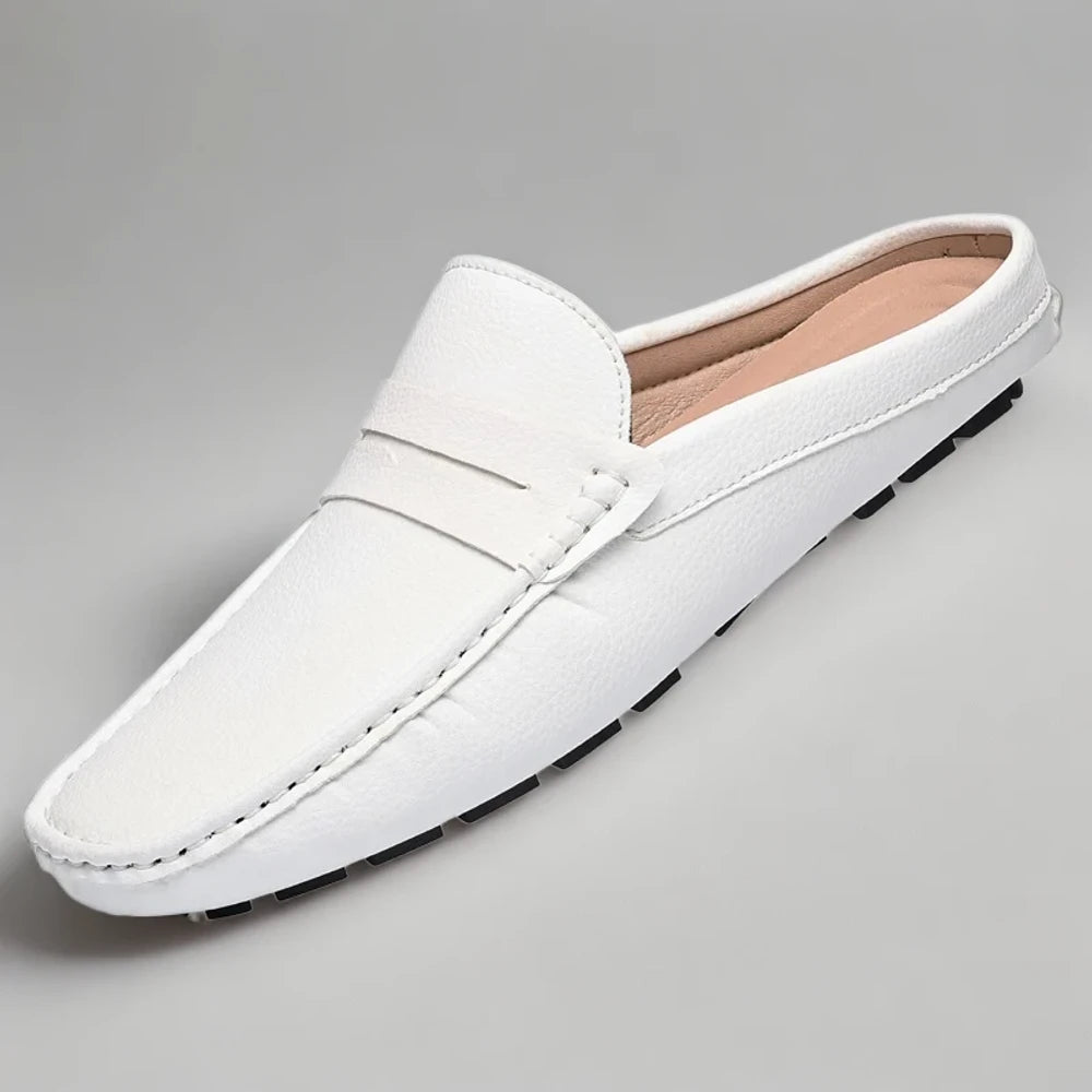 Mocassins bicolores portés avec style tenue décontractée été