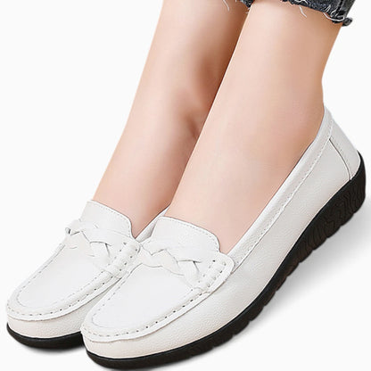 Mocassins chunky femme blanc enfilés sans effort, croûte de cuir souple et épousant le pied