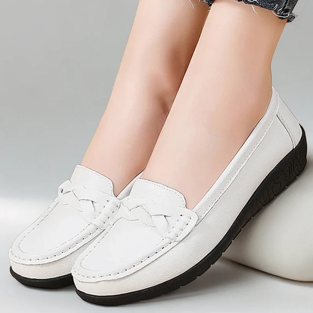 Mocassin chunky femme blanc crème associé à robe fluide