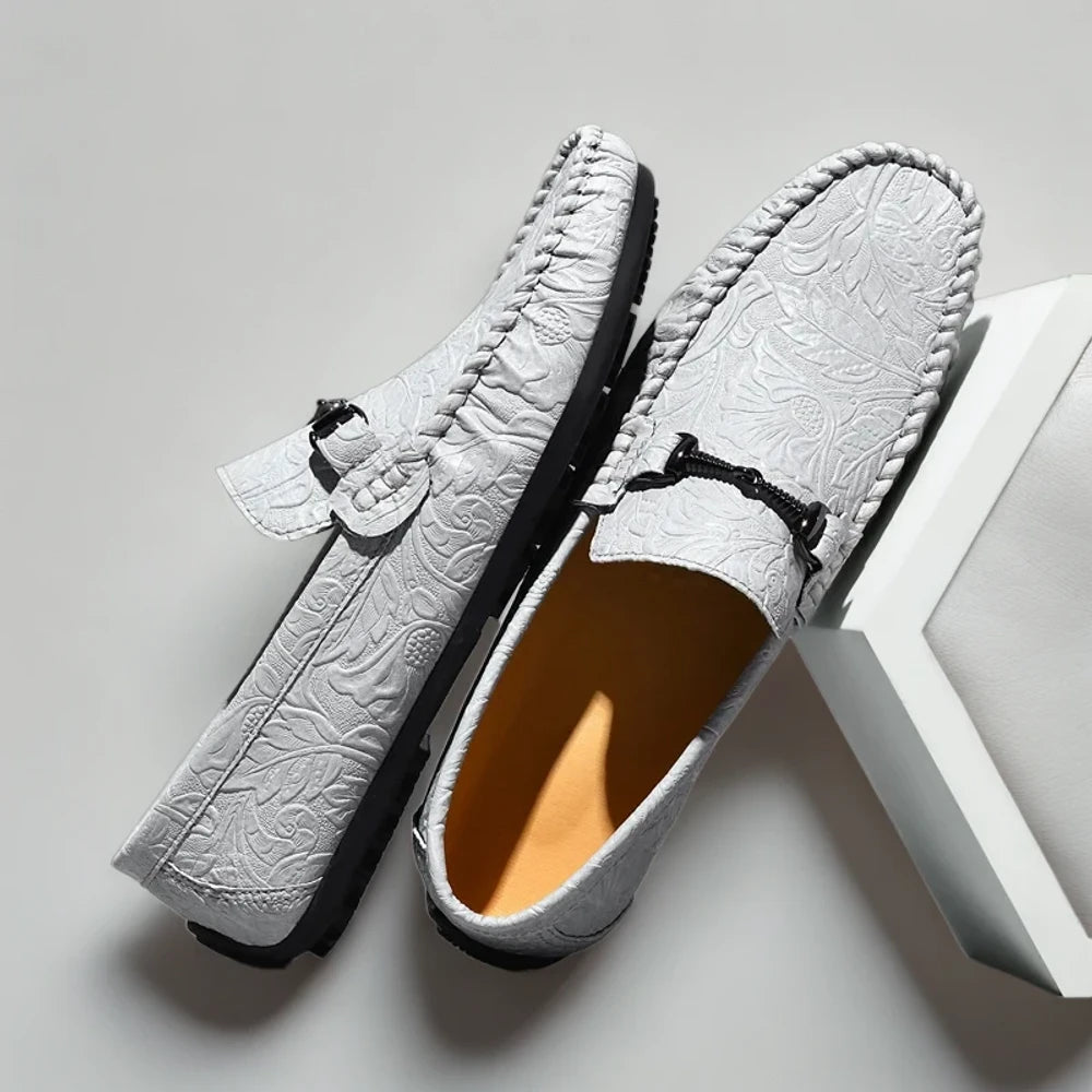 Détail de la semelle antidérapante des mocassins classiques homme