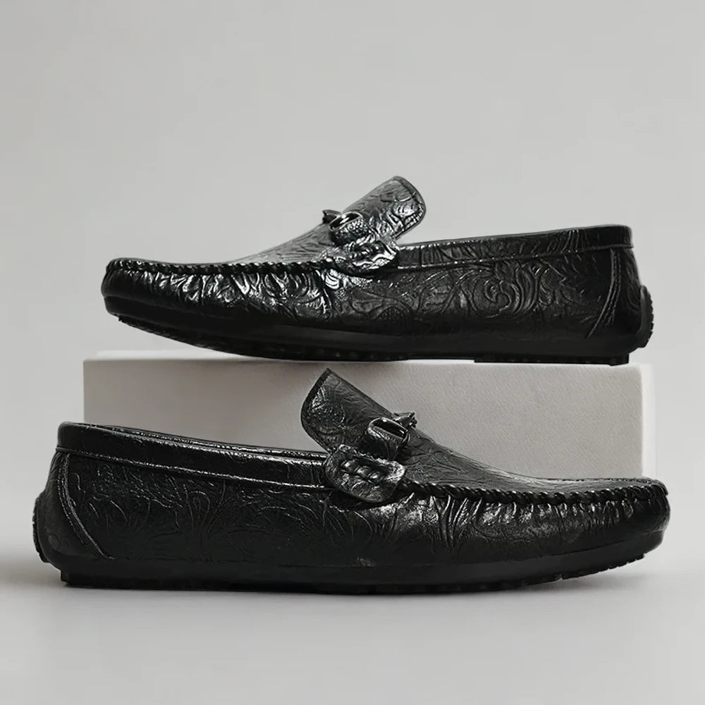 Mocassins blancs classiques pour homme, style épuré et durable