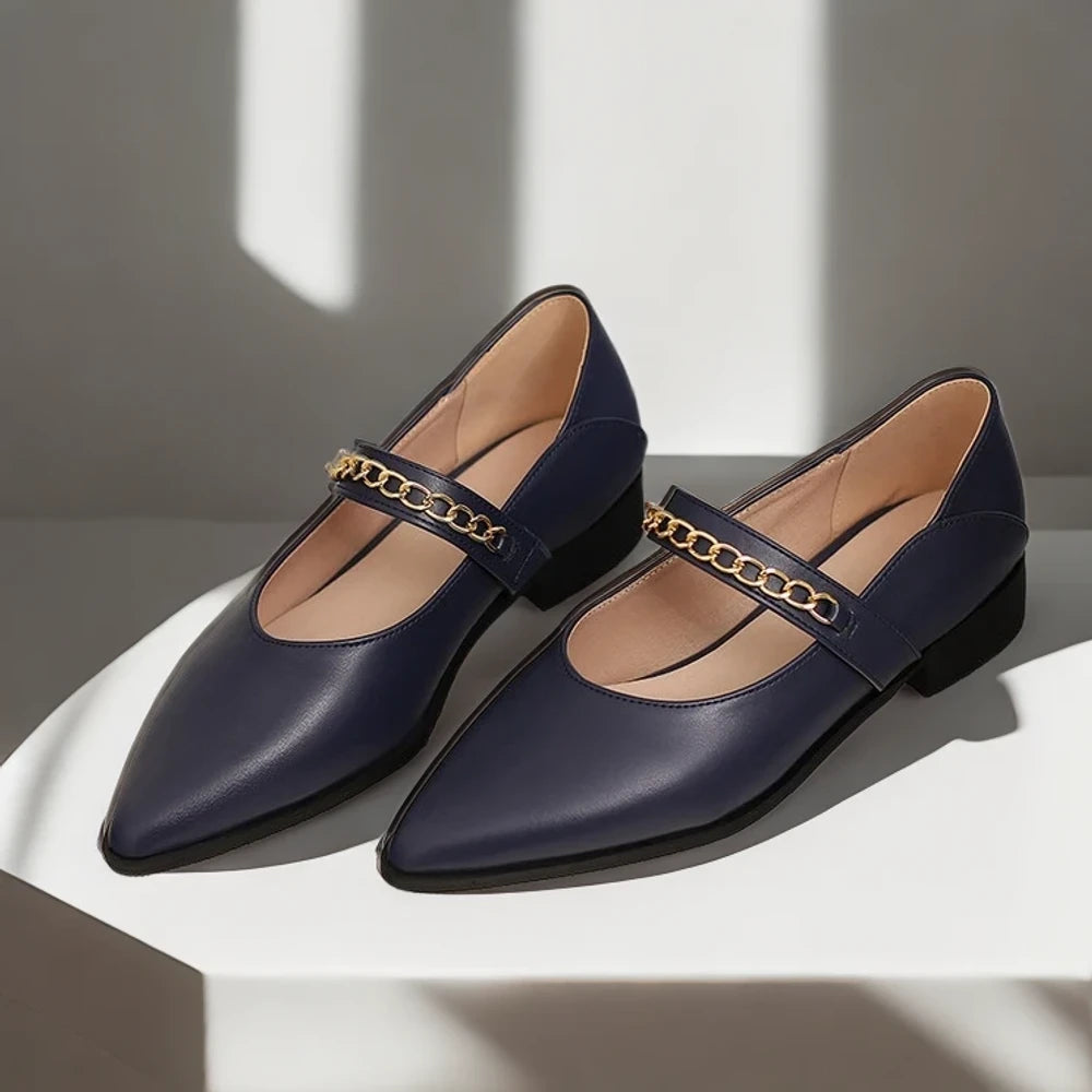 Mocassin pointu femme de luxe combiné avec une tenue professionnelle