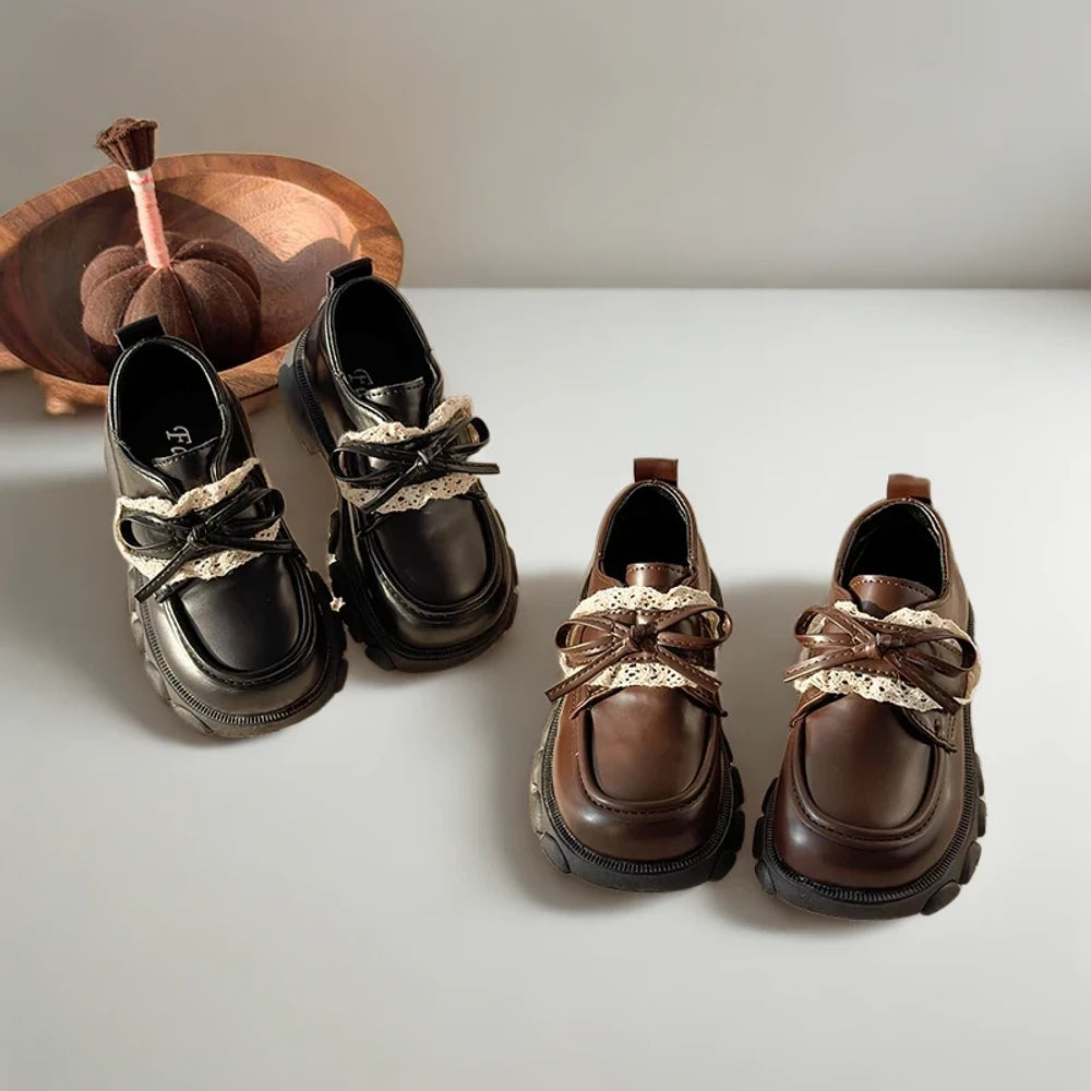 Paire de mocassins enfants marche quotidienne pieds assurés