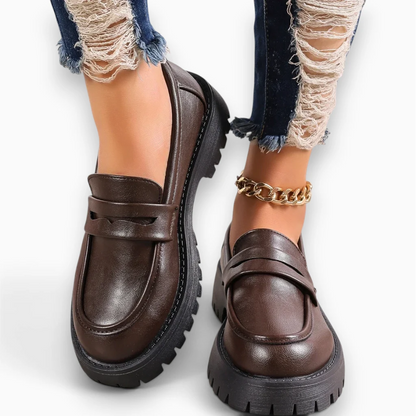 Mocassin pointus femme sans lacet, détail du dessus souple
