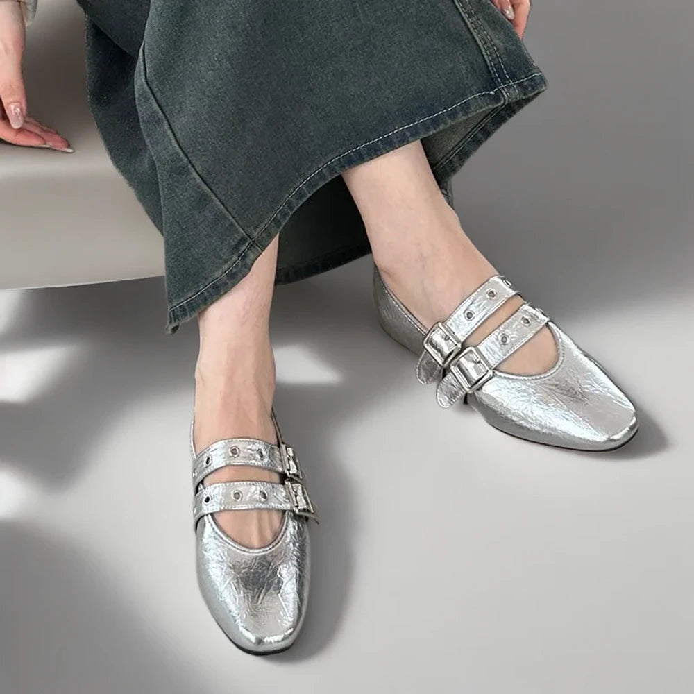 Profil interne mocassin orthopédique femme montrant le bout arrondi