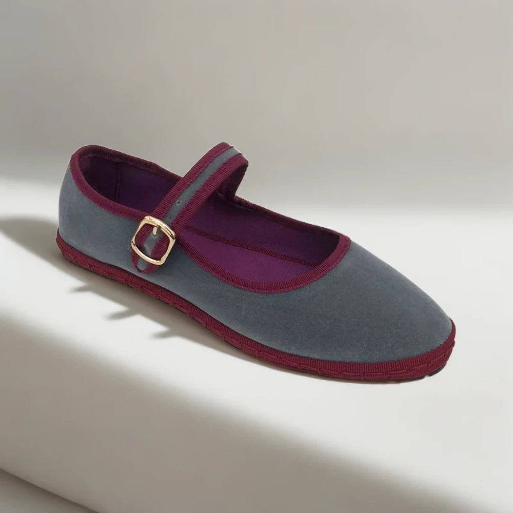 Mocassins roses assortis à une tenue casual élégante